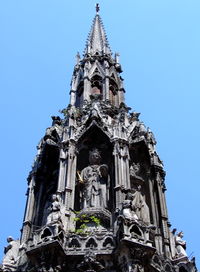 2005-07-10 - United Kingdom - England - London - Charing Cross - Eleanor cross.jpg