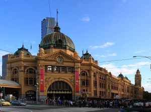 Main entrance to the station on the corner of Flinders and Swanston Streets